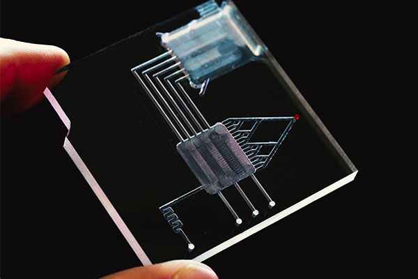 微流控生物芯片激光切割打孔开槽工艺